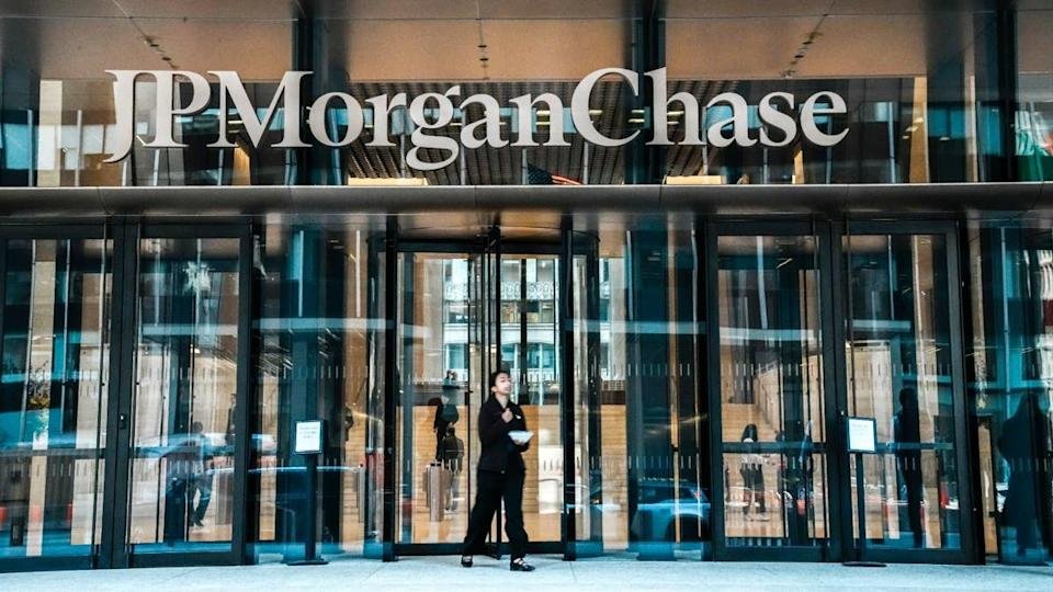 JPMorgan argues against succumbing to bearish views.Zamek&sol;Getty Images