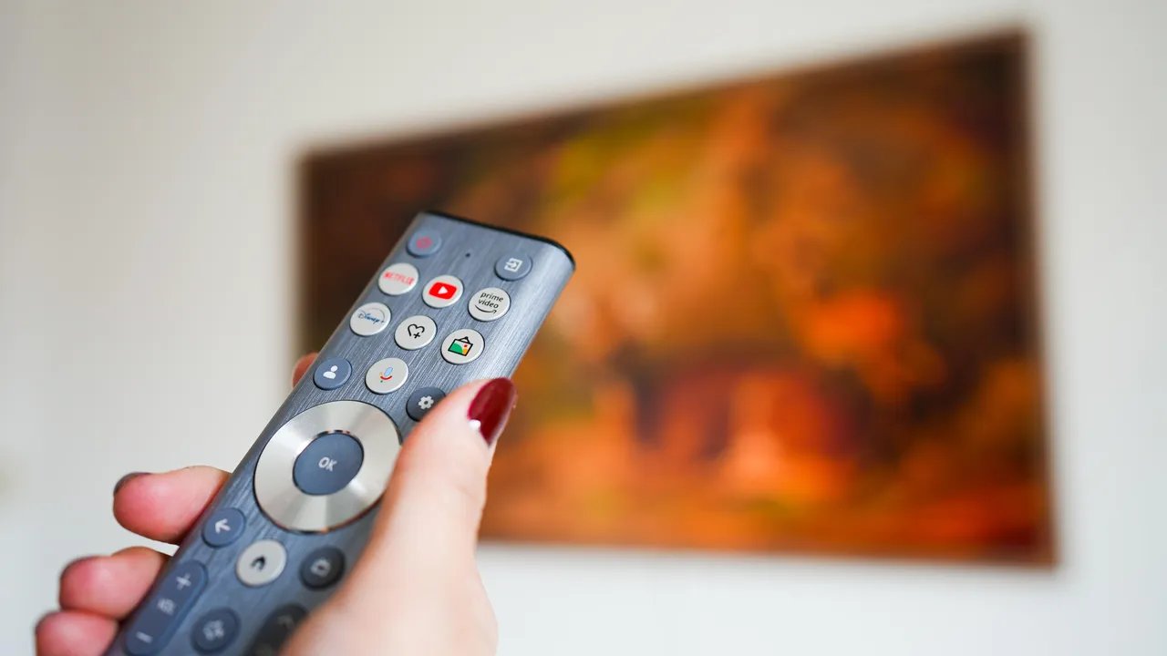 Hisense Canvas TV S7 Series