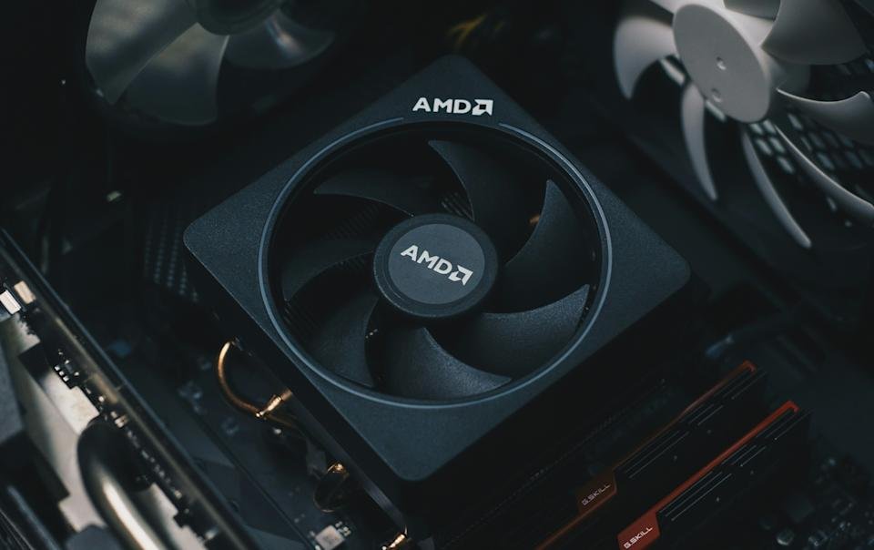 Deutsche Bank Keeps Hold Rating on AMD Ahead of Q1 Results